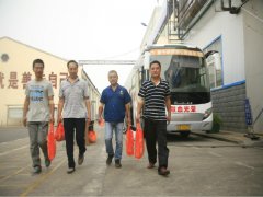 “我獻(xiàn)血，我光榮”